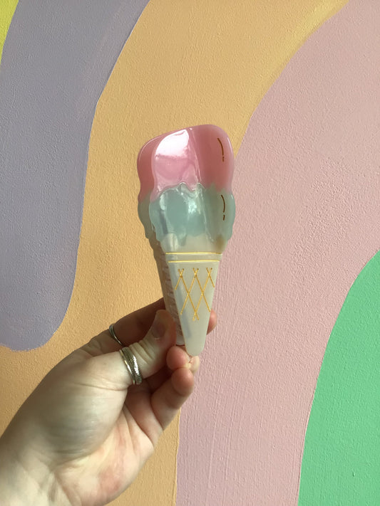 Pink and teal ice cream hair claw with pale yellow gold lattice cone