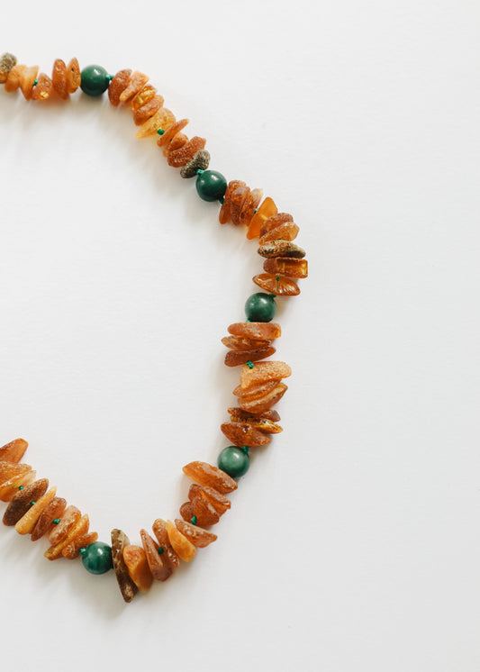 Pet bead necklace, raw amber chips with green jade drops in alternating pattern