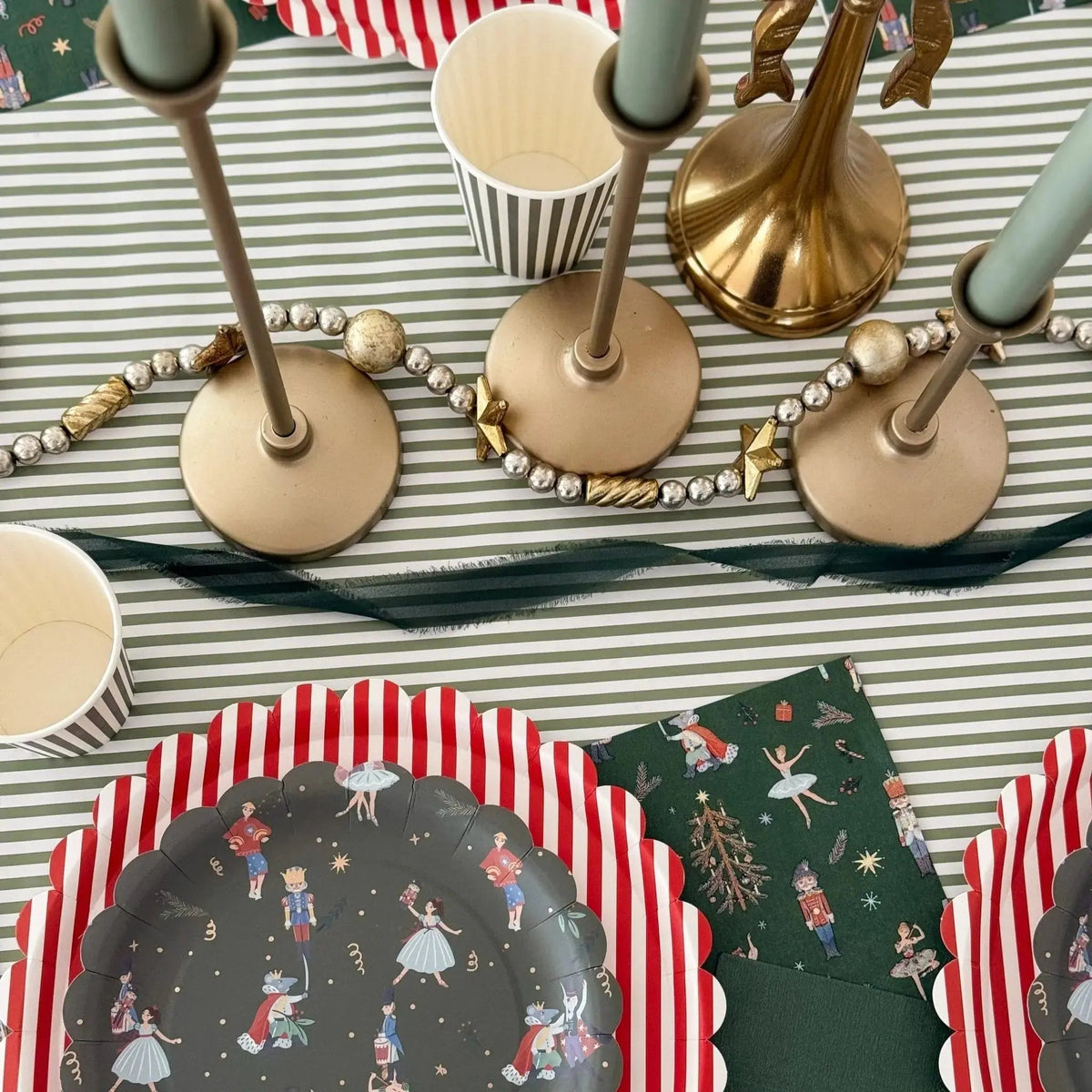 Nutcracker Christmas Dinner Napkins, Green (24 Pack)