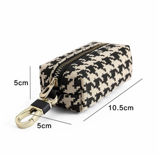 Houndstooth mini zip wallet keychain with metal keyring, size labels 10.5cm and 5cm