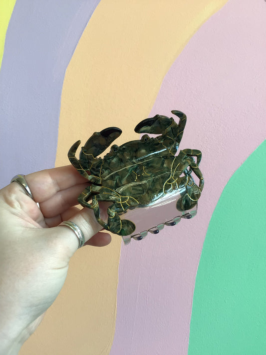 Crab hair claw in dark green tortoise pattern