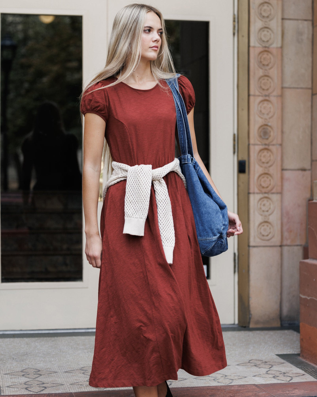 Rust short-sleeve midi dress with gathered waist and tie belt