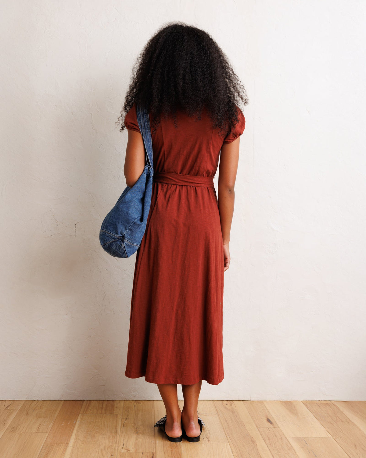 Rust short-sleeve midi dress with back tie waist detail