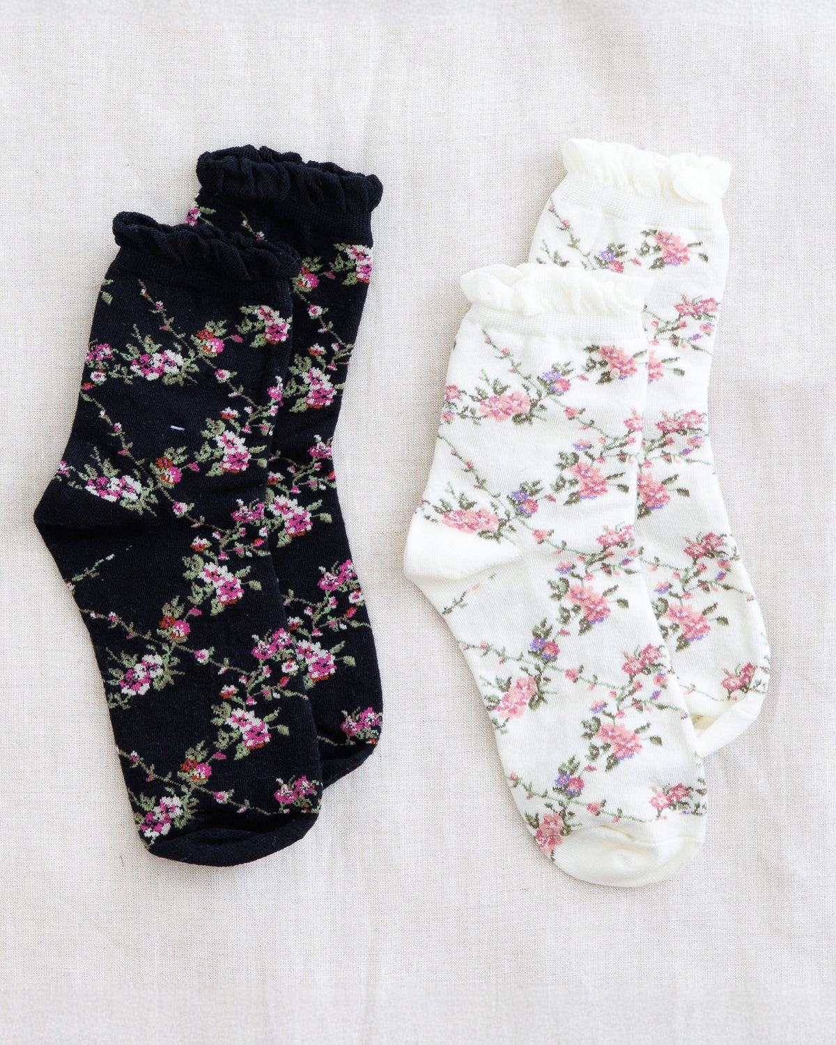 Floral ankle sock set: dark and white with pink flower prints
