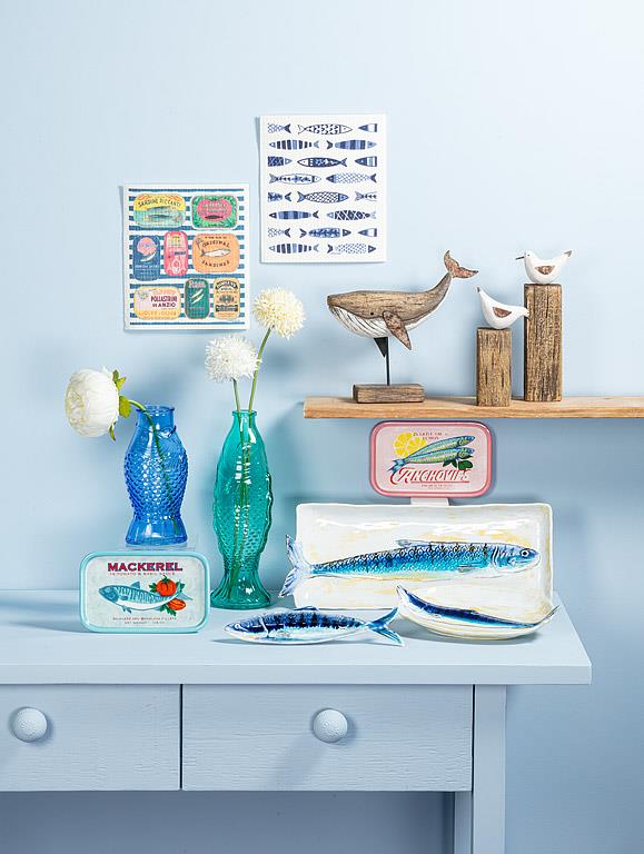 Rectangular ceramic tin plate with blue mackerel fish illustration