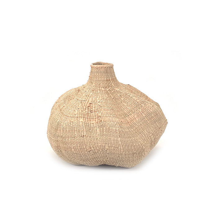 Woven garlic basket, sculpted bulb form with short neck, natural beige straw weave