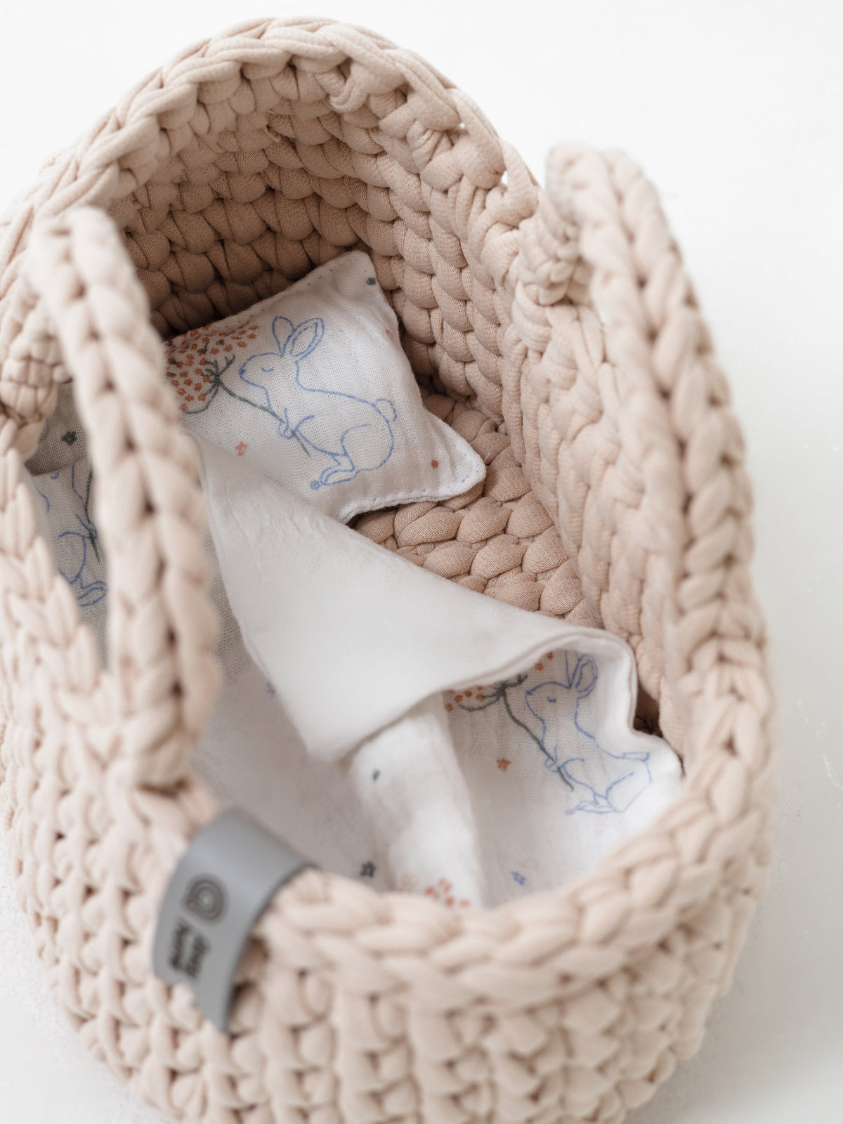 Mini doll Moses basket with doll bedding, cream knitted basket