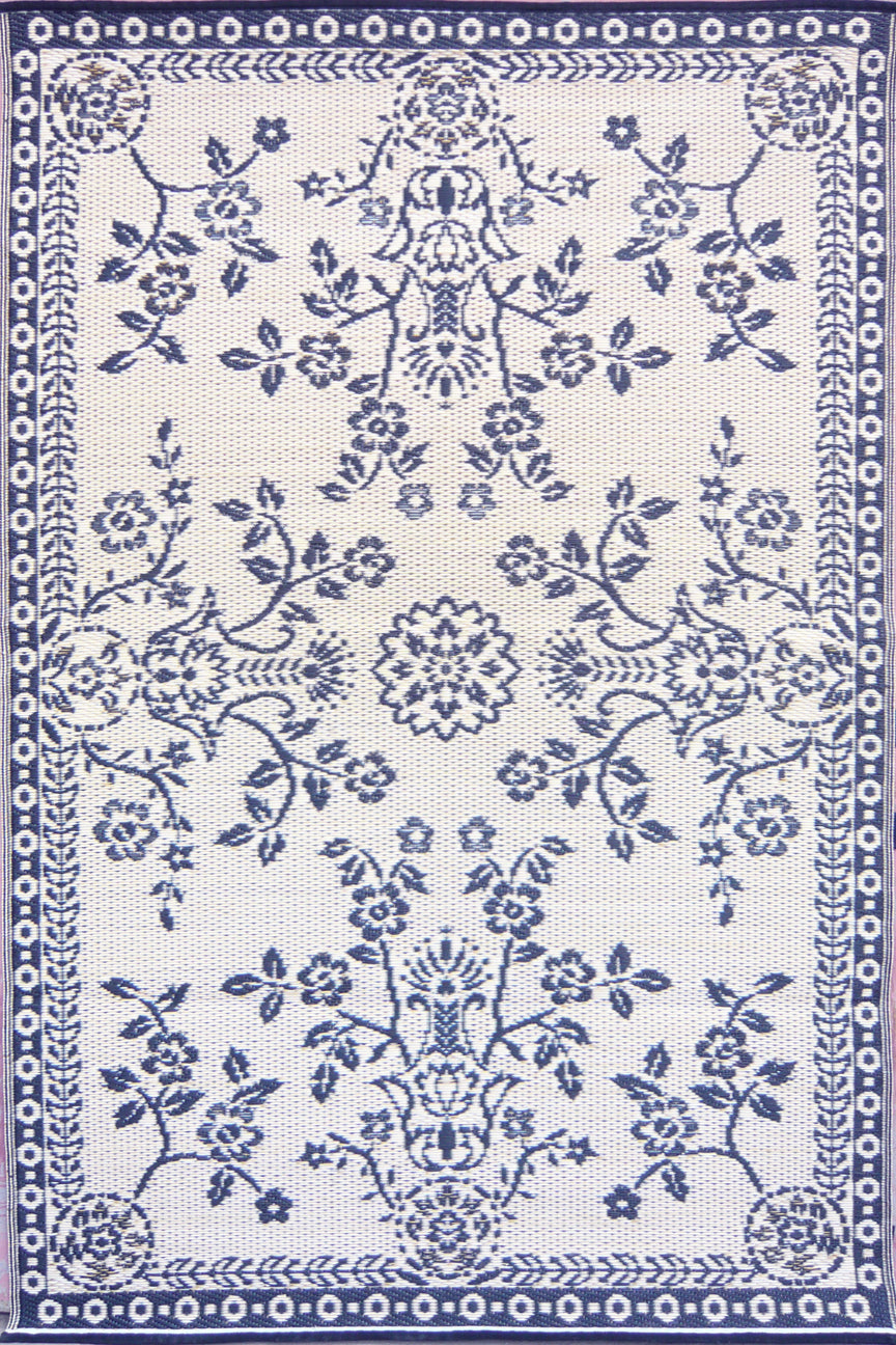 Garland Blue & White