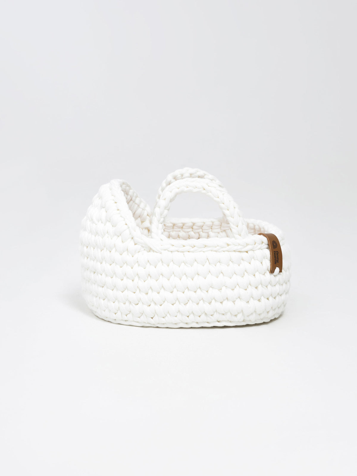 Mini doll moses basket, white woven basket with top handle and side label