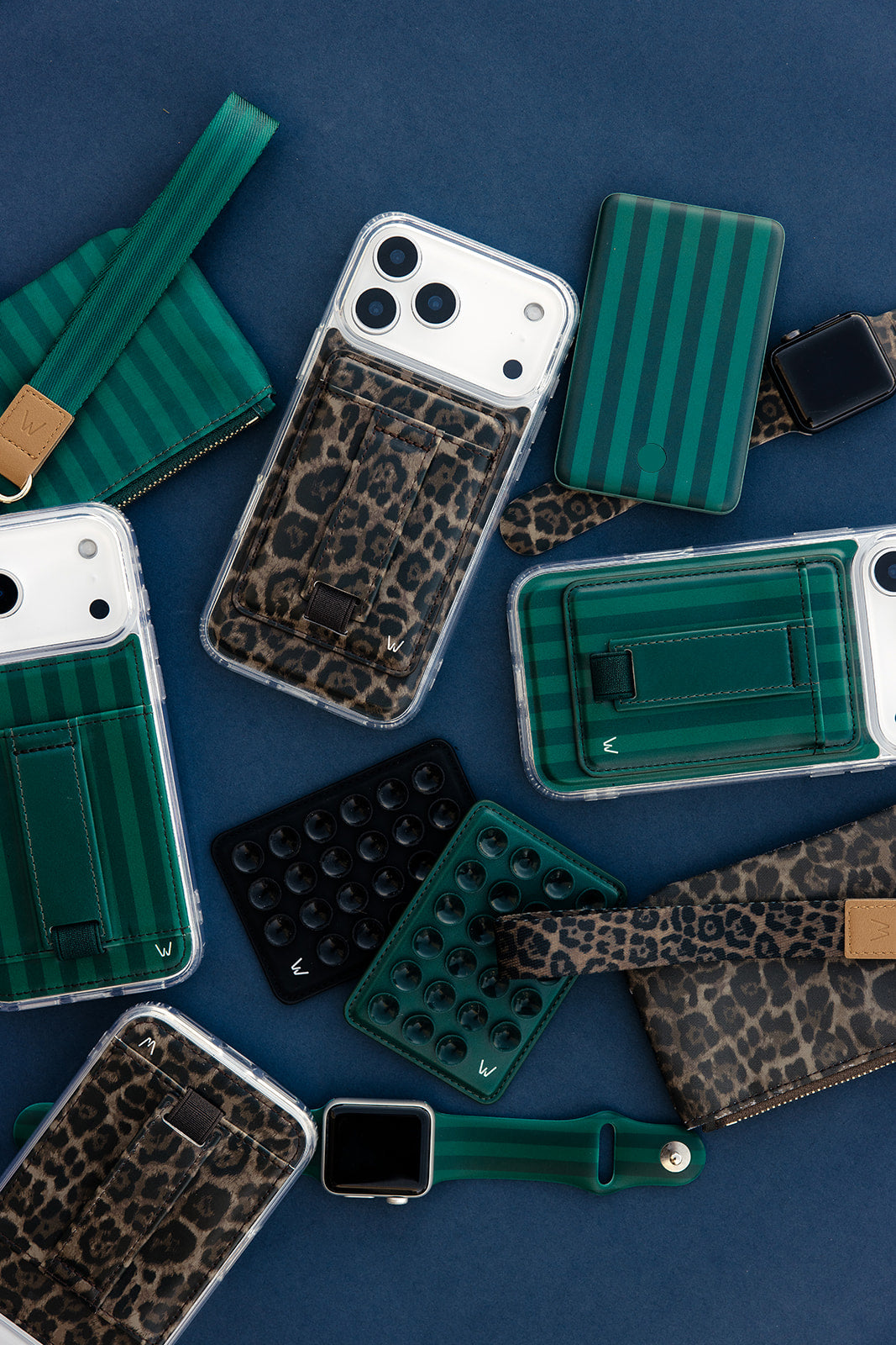 Set of leopard-print zipper pouches with chain straps and phone holders