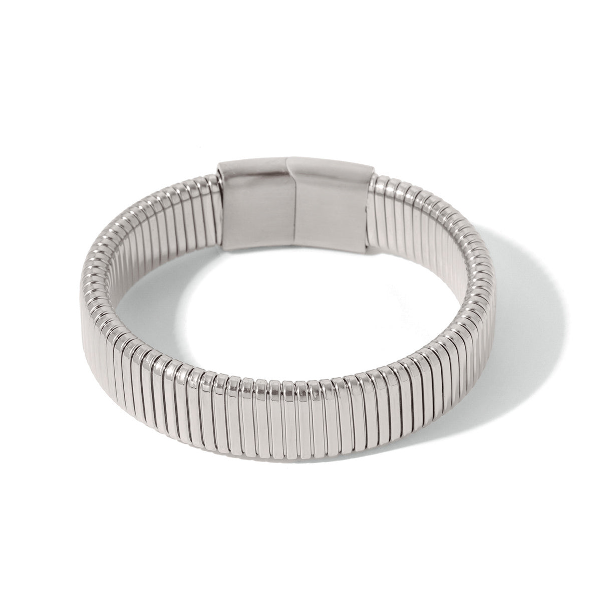 Silver ribbed chunky bangle bracelet with hinged clasp