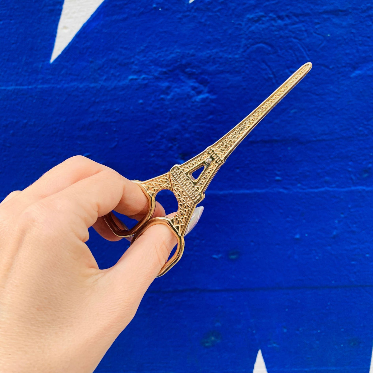 Gold mini scissors with Eiffel Tower cutout handle and blue accent inlay