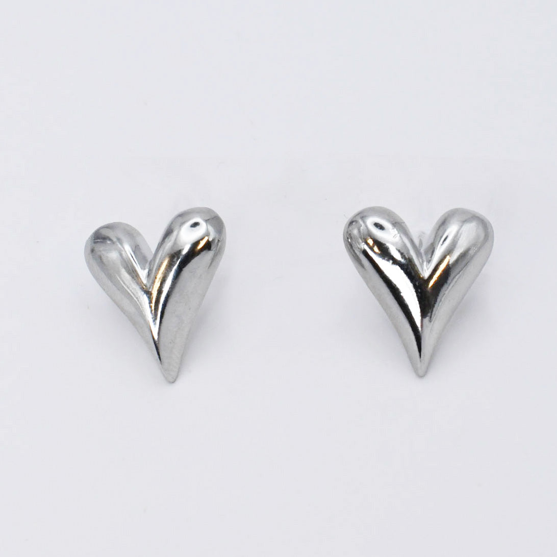 Silver heart tear stud earrings with glossy curved pointed design