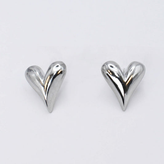 Silver heart tear stud earrings with glossy curved pointed design