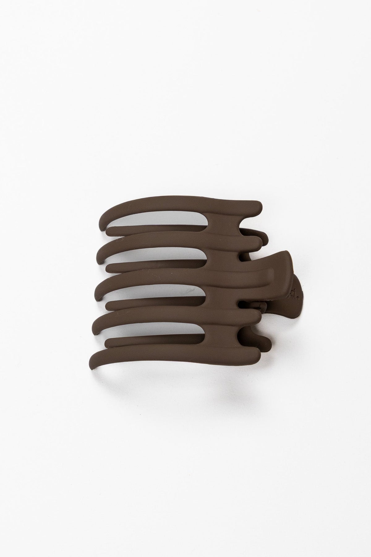 Hair claw clip in matte dark brown with five teeth