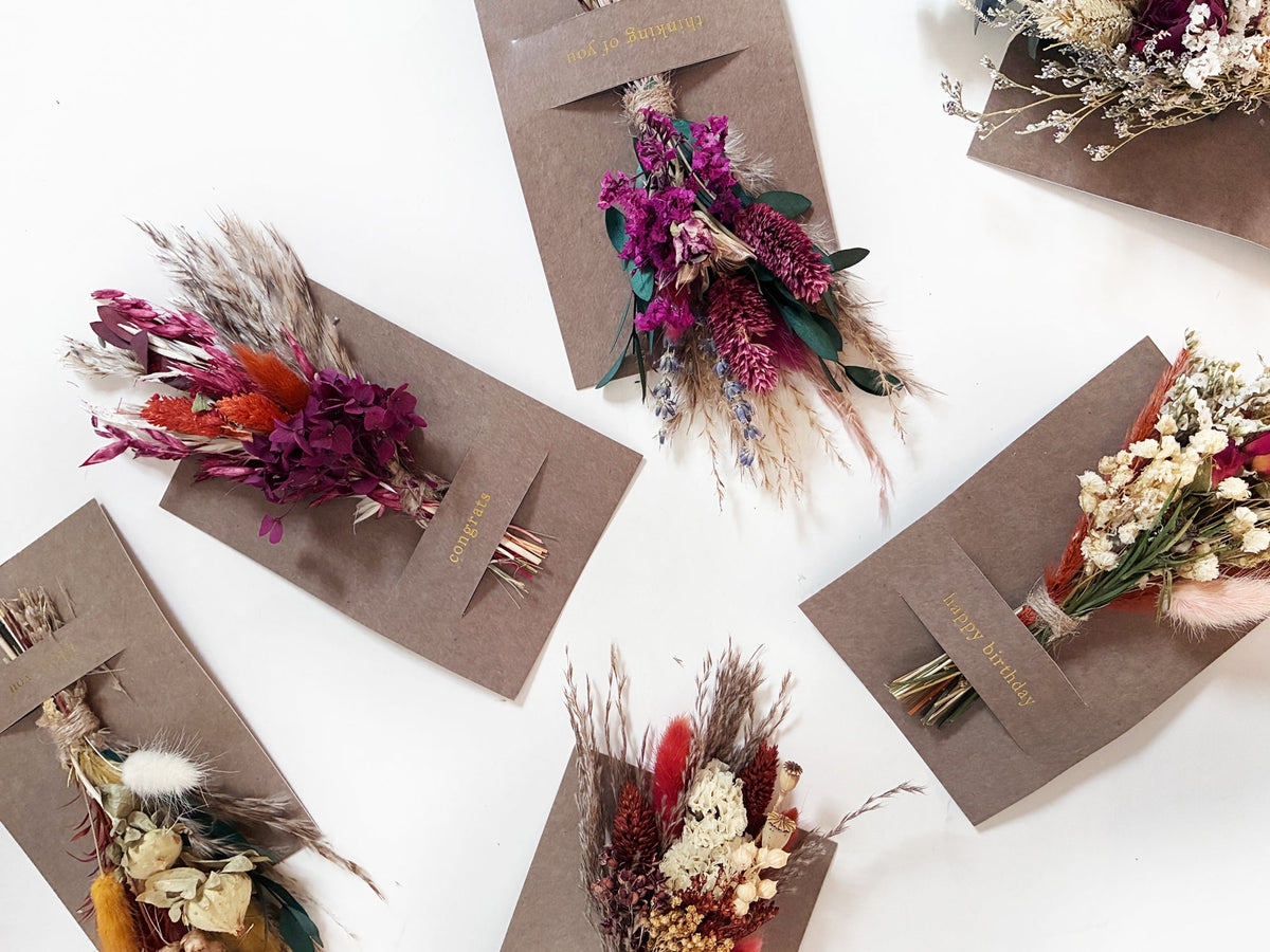 Hugs & Kisses Mini Bouquet Card | Dried Floral Greeting