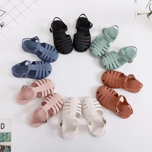 Kids' jelly sandals in multiple colors, wide toe box, open-toe strap design