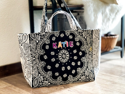 Large quilted tote bag, black-and-white paisley print, KATIE on front