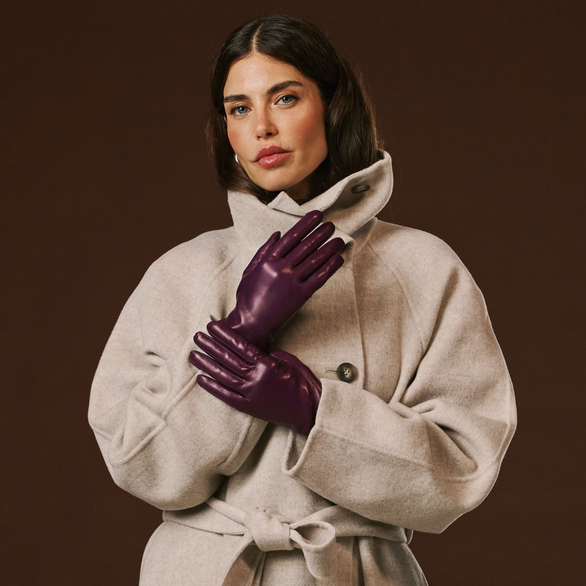 Isabella (eggplant) - Italian lambskin leather gloves with cashmere lining