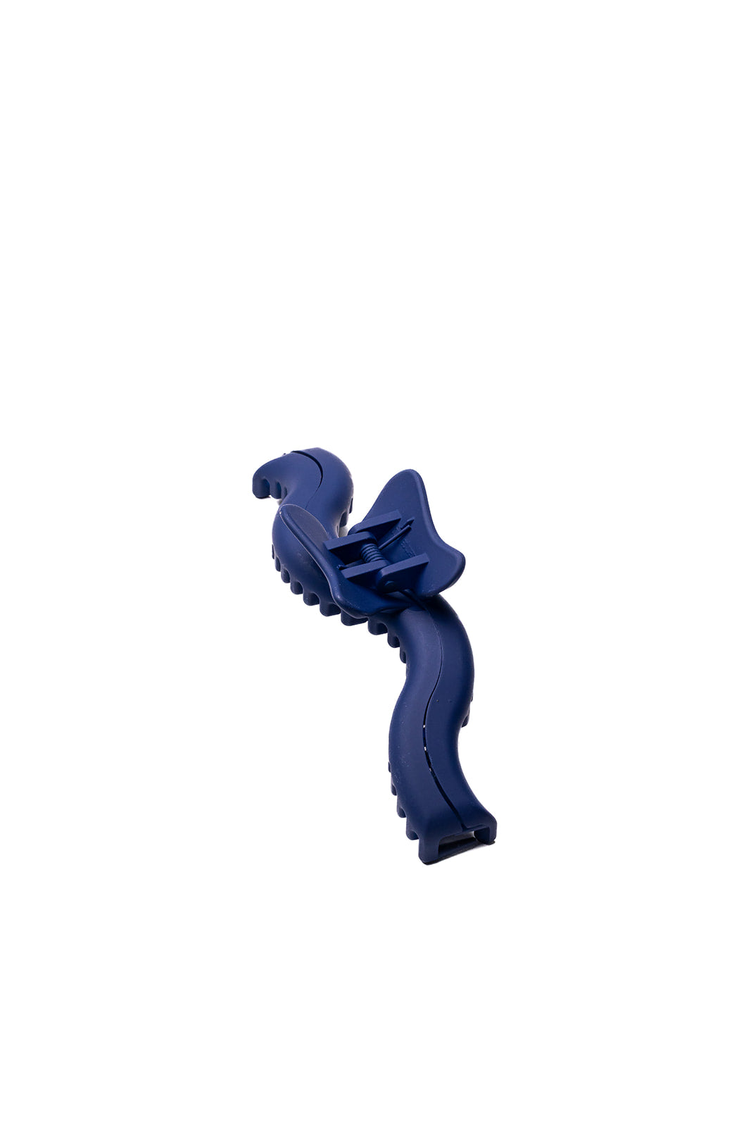 Navy blue wavy hair claw with ribbed teeth