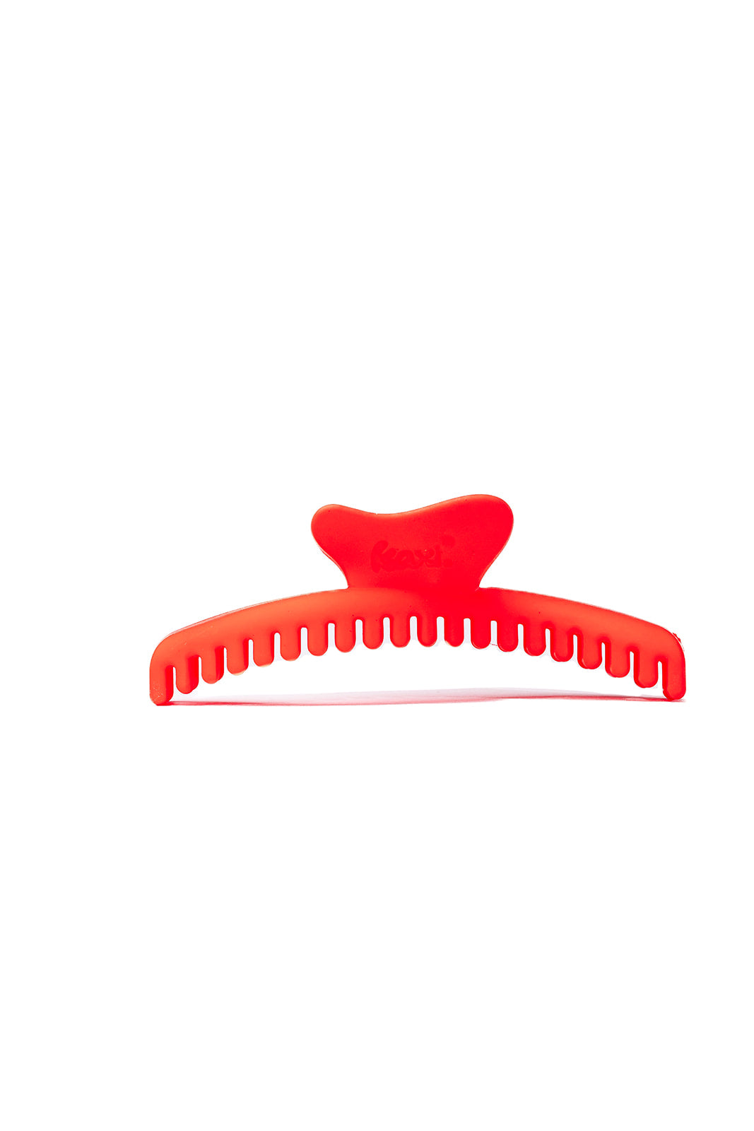 Red wavy edge hair claw clip with ridged grip teeth