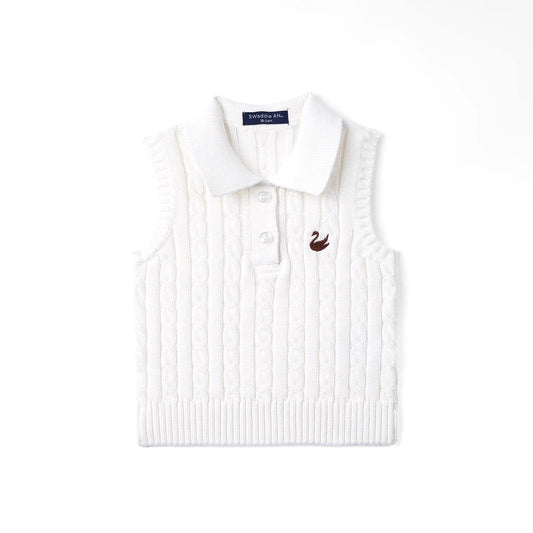 White cable-knit sleeveless polo shirt, ribbed collar, button placket