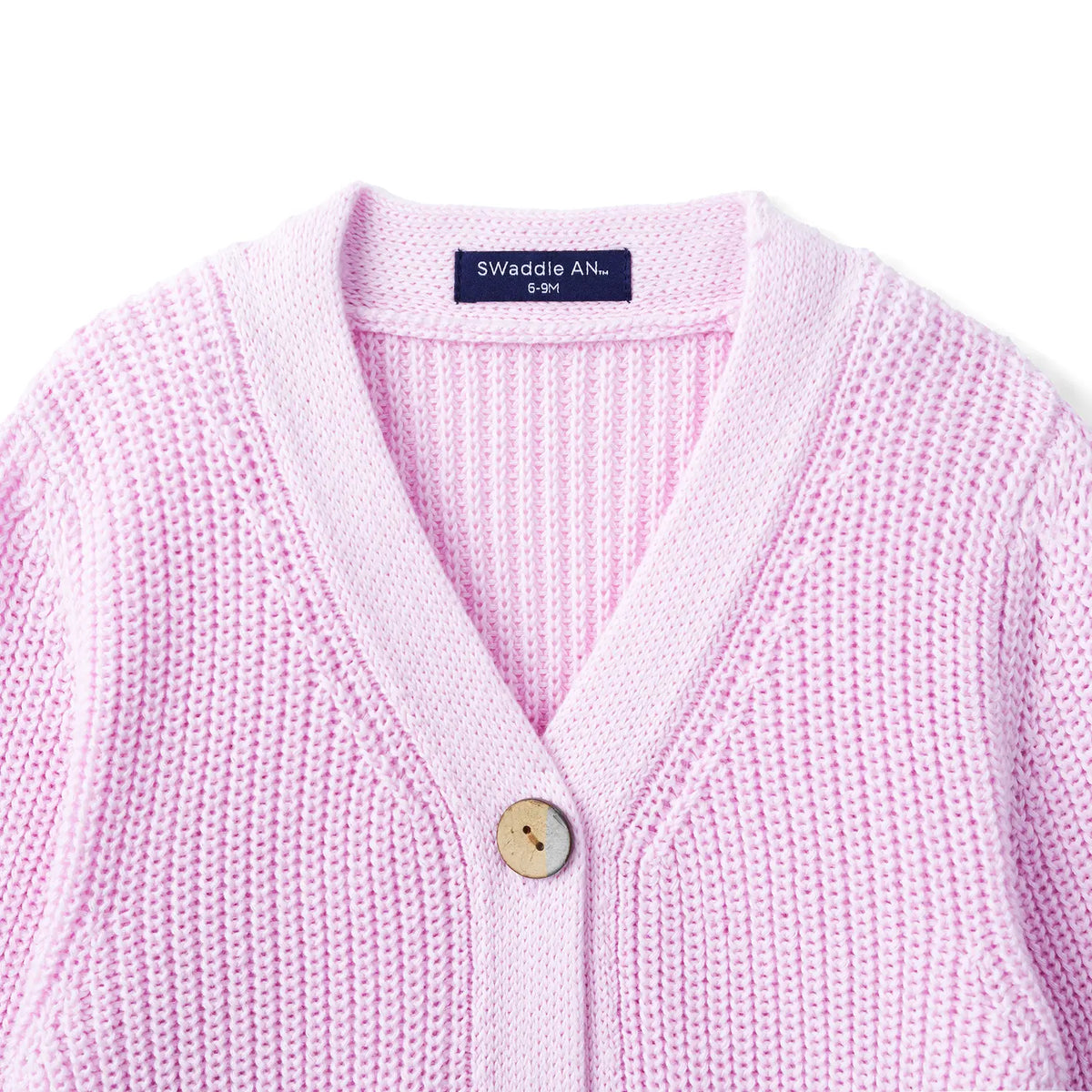 Lilac knit cardigan with V-neck button placket and wooden-look buttons