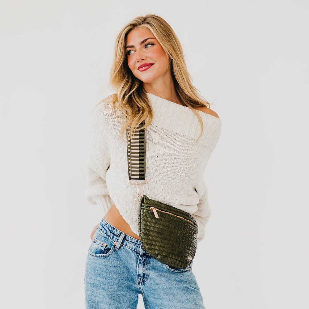 Olive woven bum bag with zipper and adjustable strap