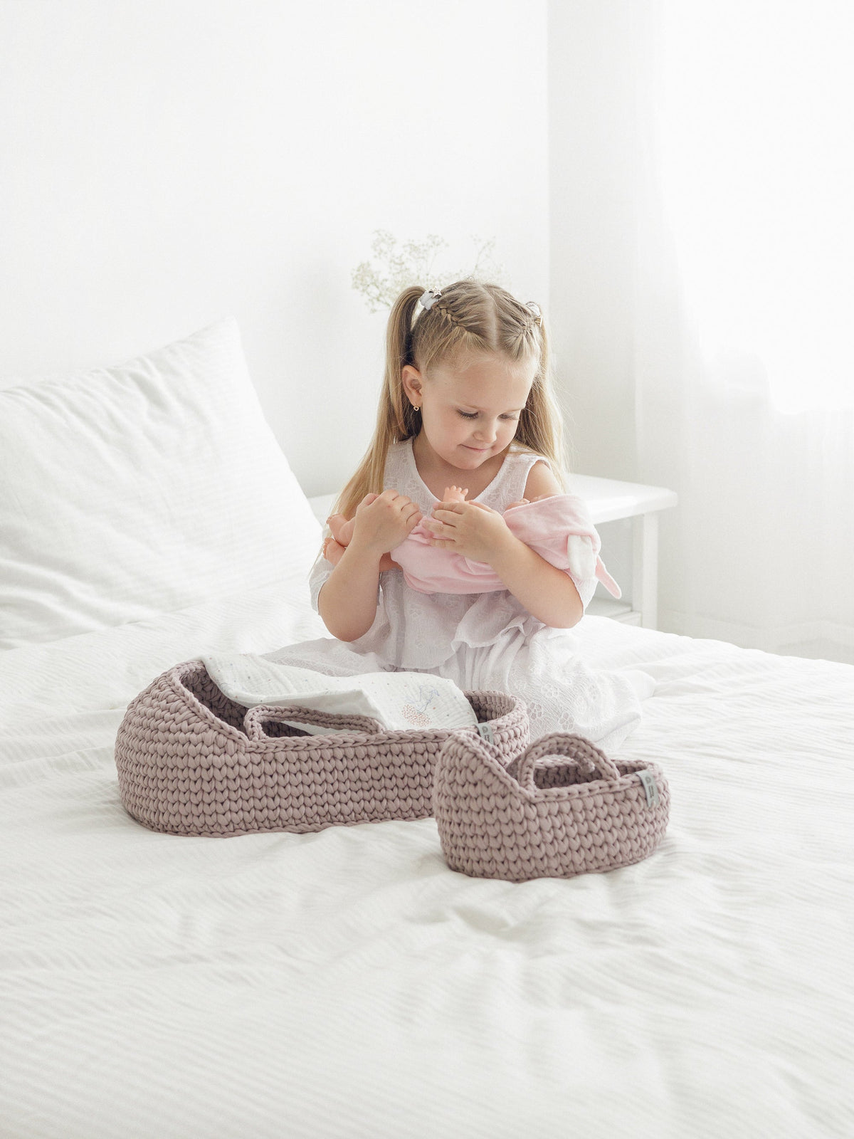 Mini doll Moses basket, taupe knitted basket with carry handle