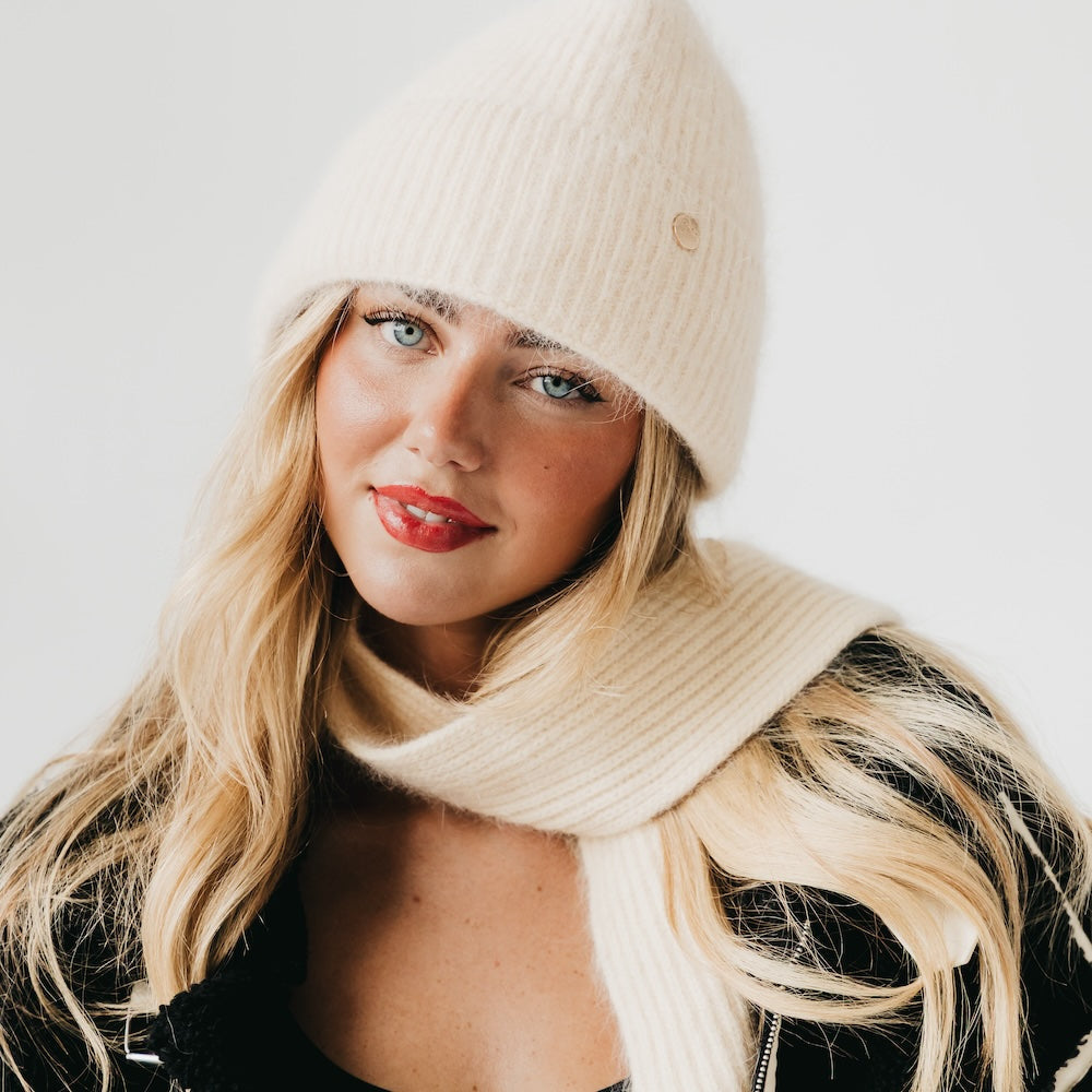 Cream ribbed knit beanie and chunky scarf set