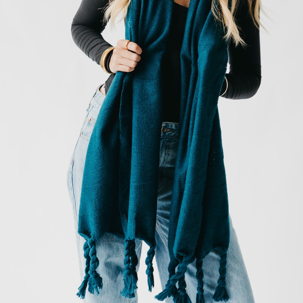 Twisted tassel scarf in teal, close-up of twisted tassel fringe