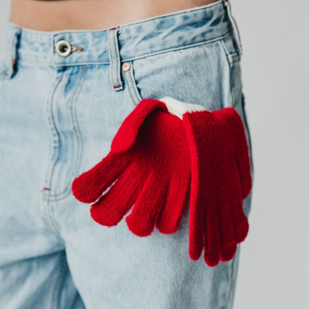 Two-tone knit gloves, red with cream ribbed cuffs