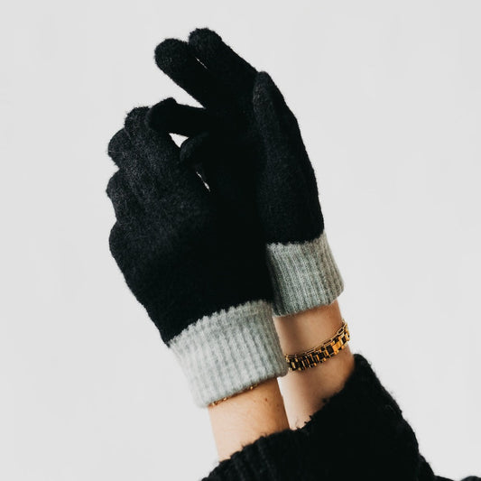Two-tone knit gloves, black with light gray ribbed cuffs