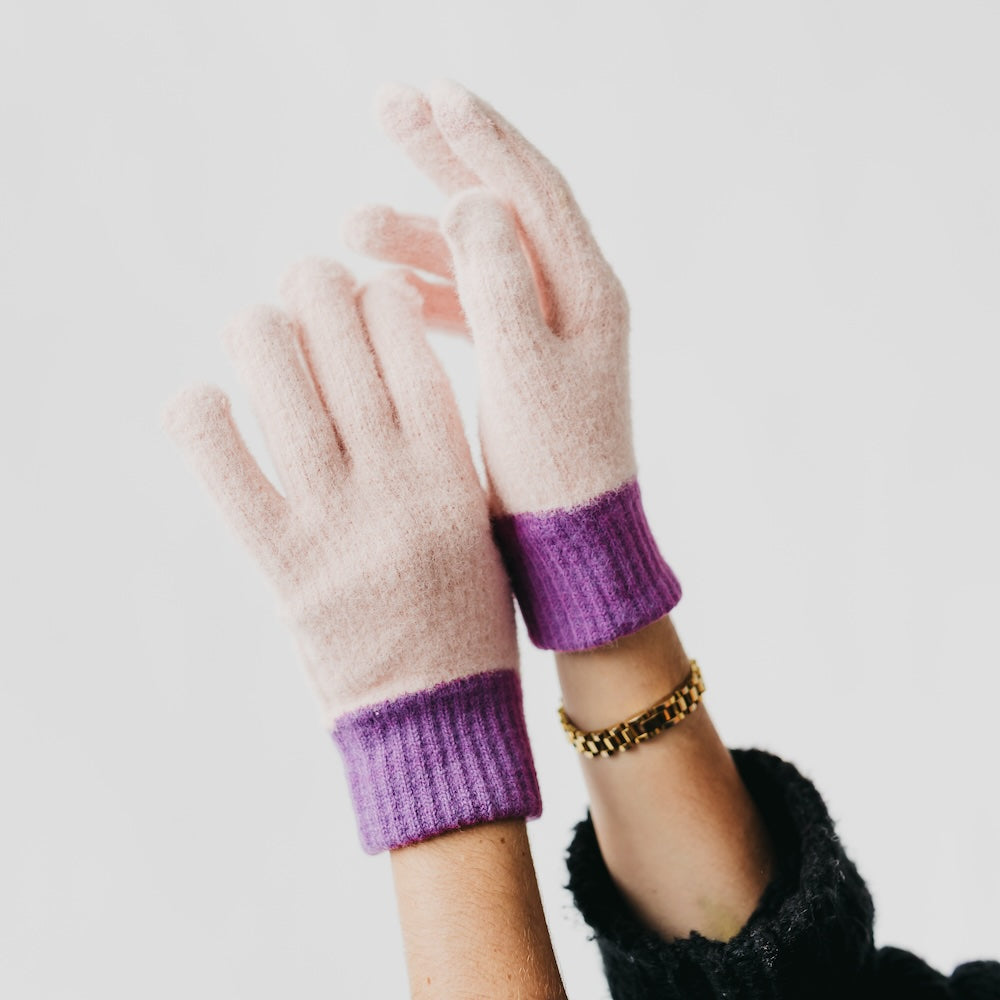 Two-tone knit gloves, pale pink with purple ribbed cuffs