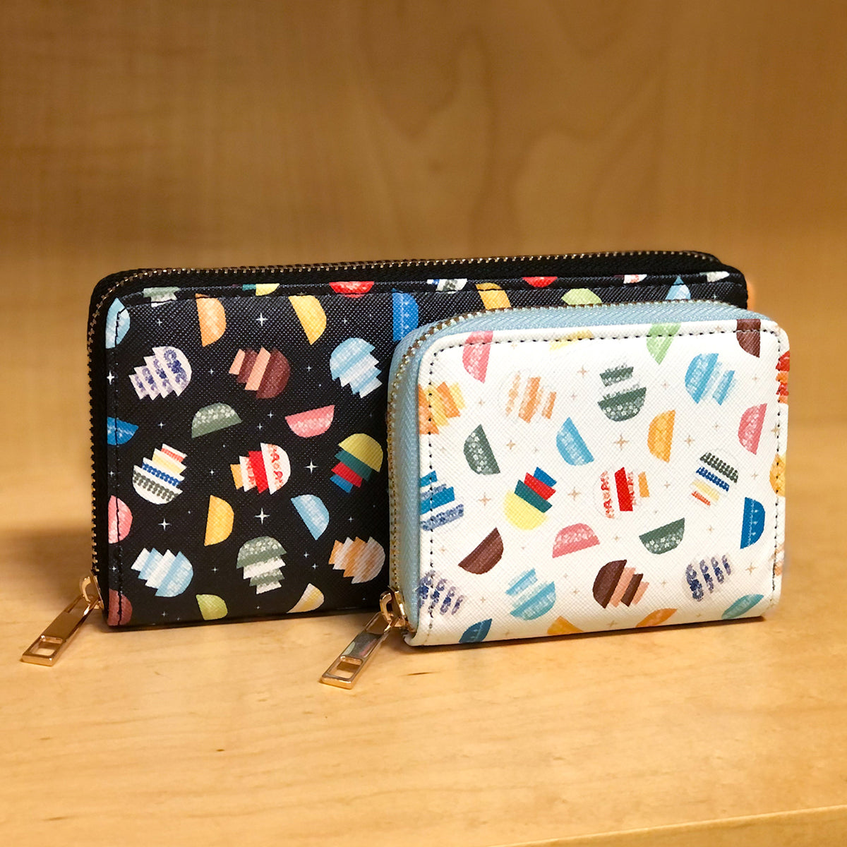 Zipper wallet with food bowl print and card-slot pouch; two-tone lining visible.